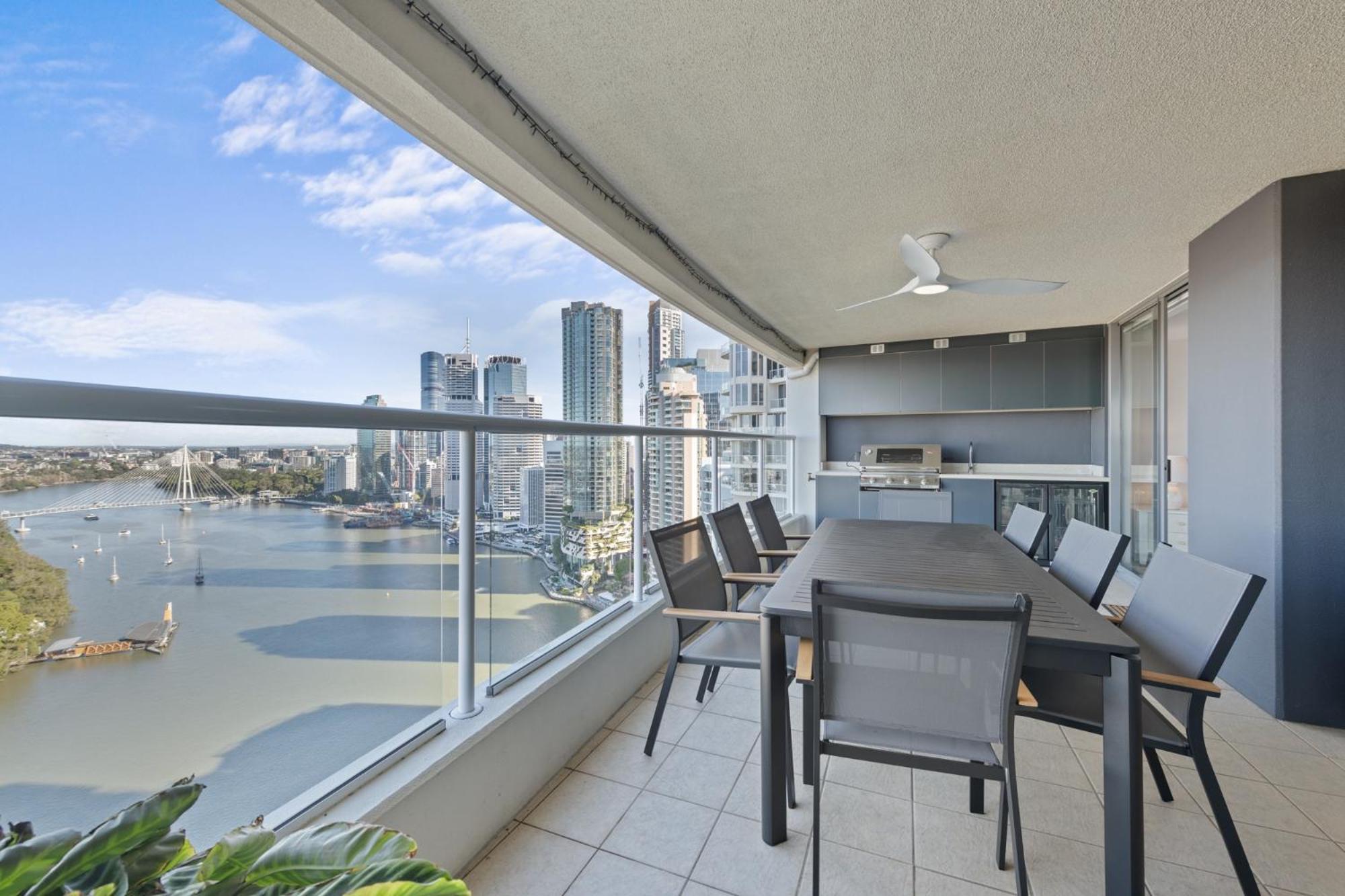 Apartment Stylish With Bbq Pool & Gym Brisbane